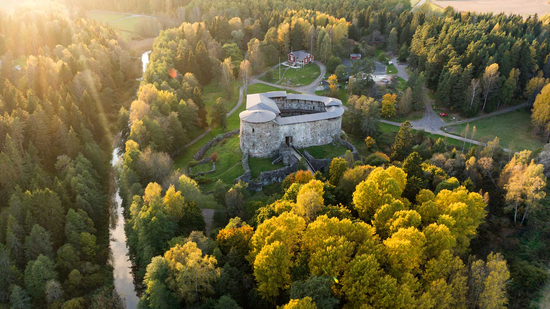 Raaseporin rauniolinna ja Raaseporinjoki. Kuva Johan Ljungqvist