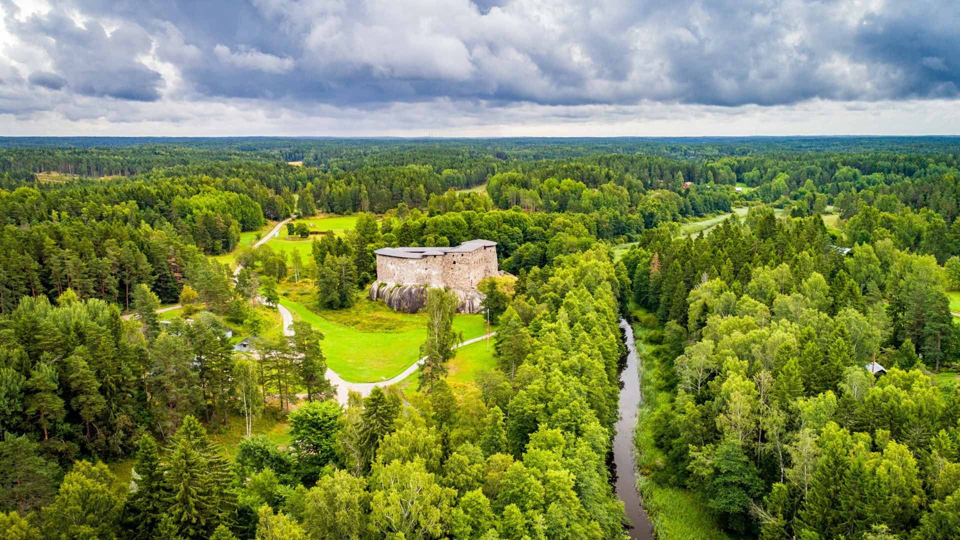 Raaseporin linnnarauniot, Snappertunassa. Kuva Johan Ljungqvist